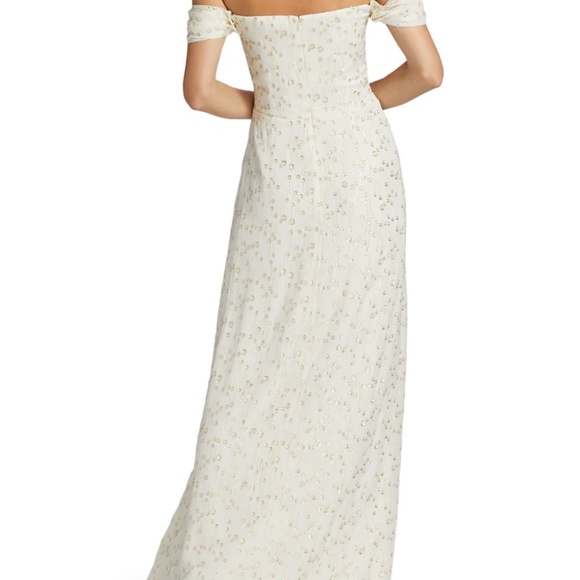 ML Monique Lhuillier Off-The-Shoulder Metallic Chiffon Gown - Picture 2 of 4